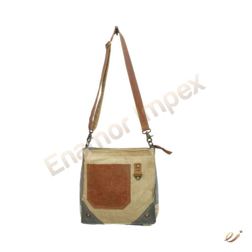 SHOULDER BAG